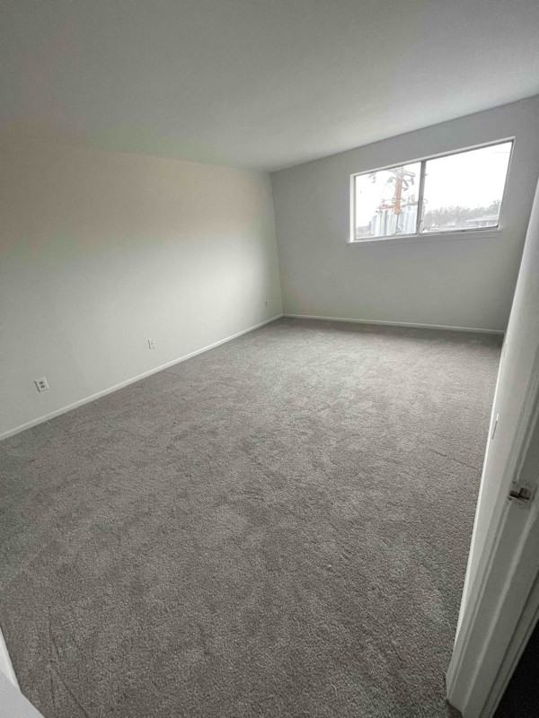 7525 Riverdale Rd - Photo 5 of 10