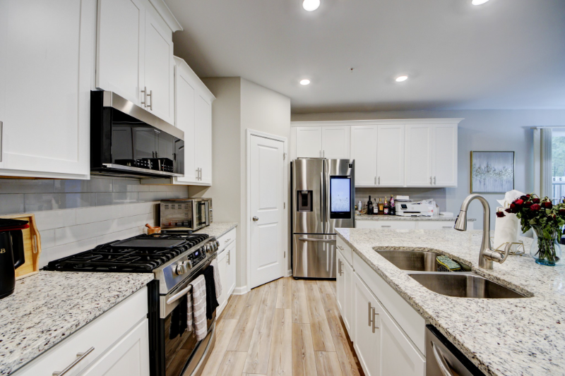 180 Duval Dr - Photo 7 of 42