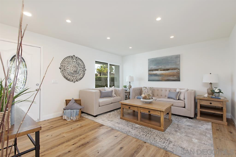 1512 Clavelita Pl - Photo 2 of 11