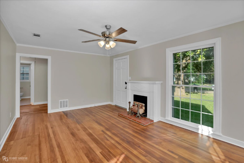 3738 Greenway Pl - Photo 4 of 20