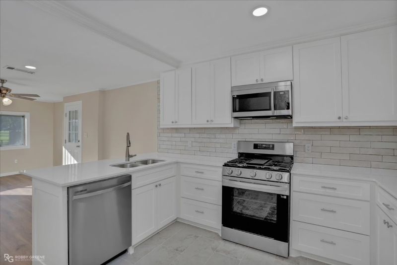 3738 Greenway Pl - Photo 7 of 20