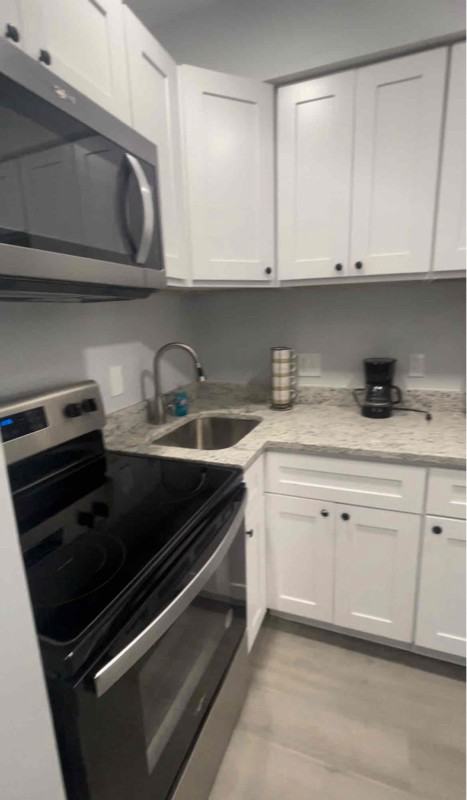 1019 W Baltimore St #C - Photo 3 of 8
