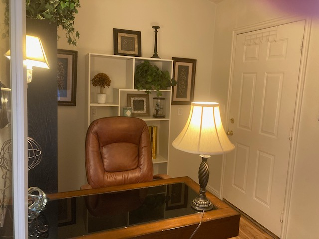 1807 Desert Dawn Dr - Photo 2 of 13