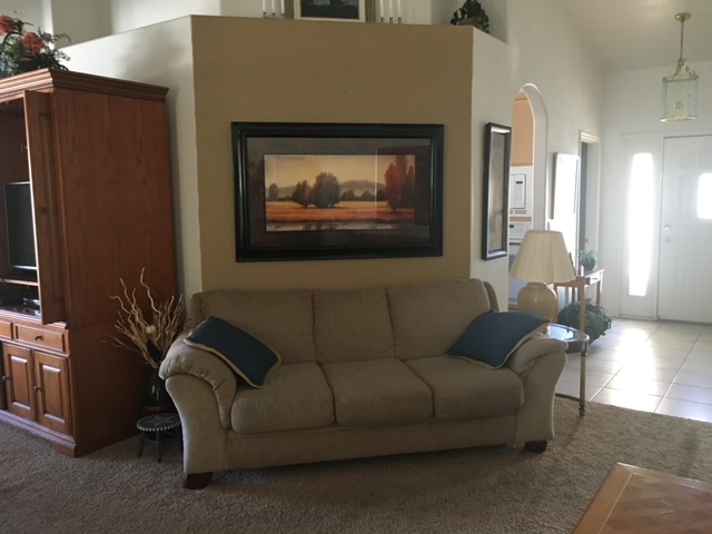 1807 Desert Dawn Dr - Photo 4 of 13