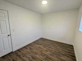 341 En - Photo 1 of 1