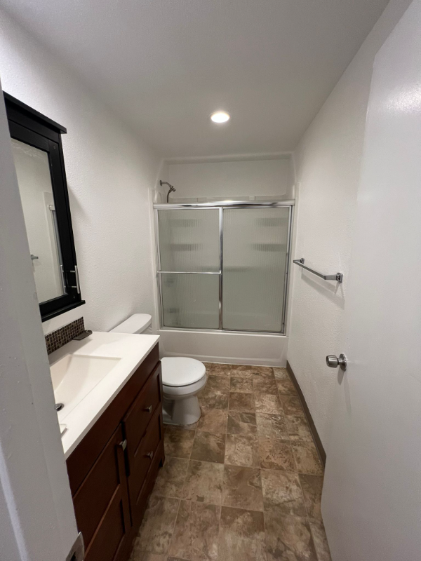 2415 E 20th St - Photo 4 of 20