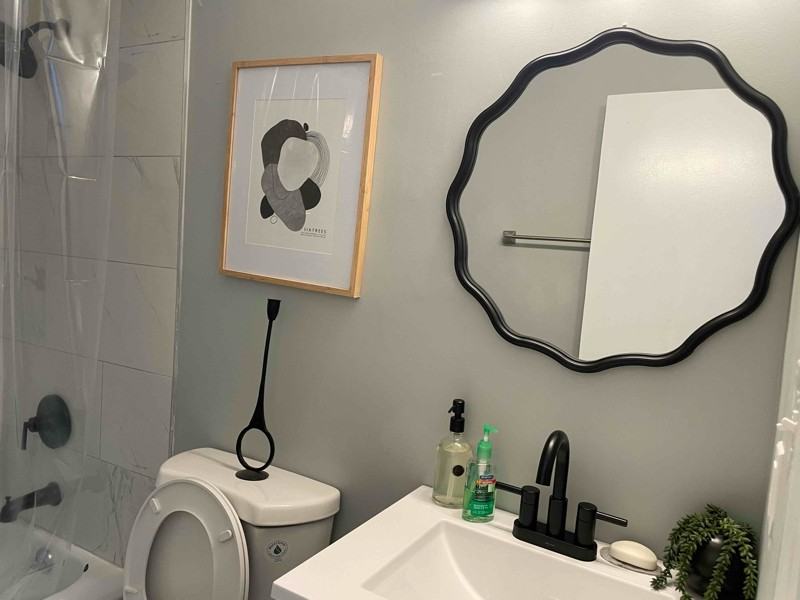 1021 W Baltimore St #C - Photo 5 of 6