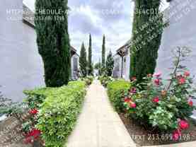 444 1/2 N Lake St - Photo 1 of 1