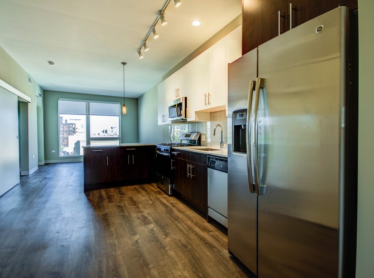 851 W Grand Ave #406