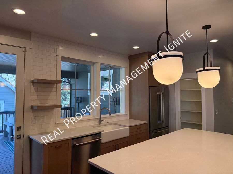 2242 Nw Reserve Camp Ct - Photo 3 of 29