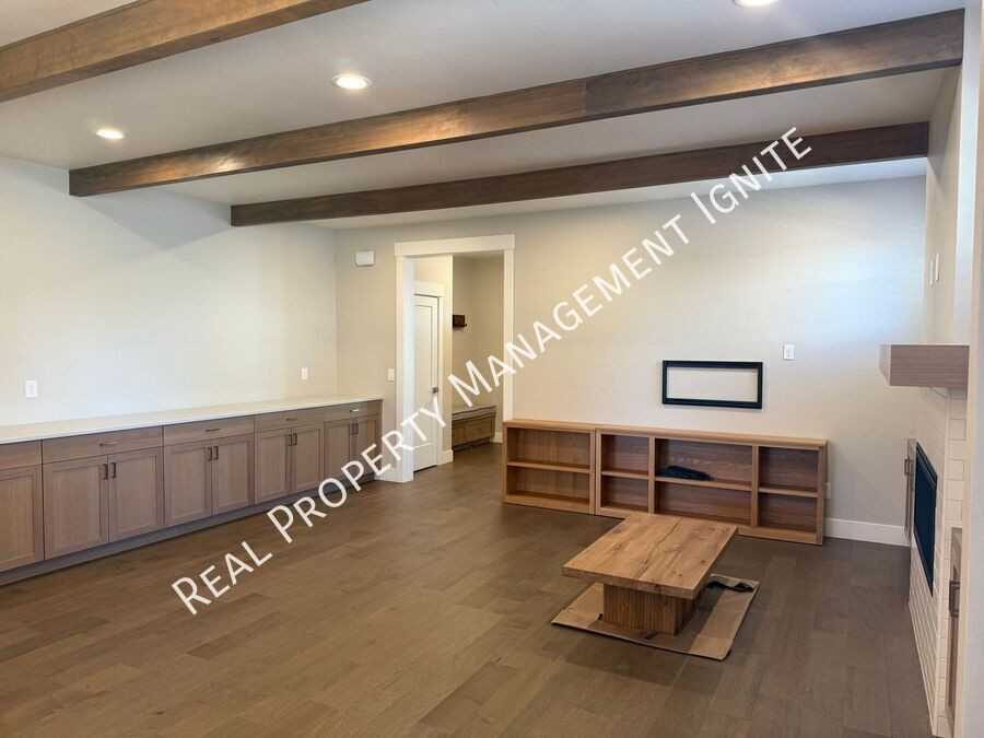 2242 Nw Reserve Camp Ct - Photo 5 of 29