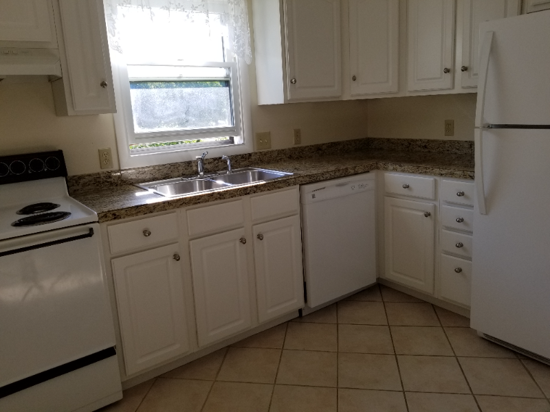 2000/2002 S. Black Avenue #2000-2002 - Photo 2 of 8