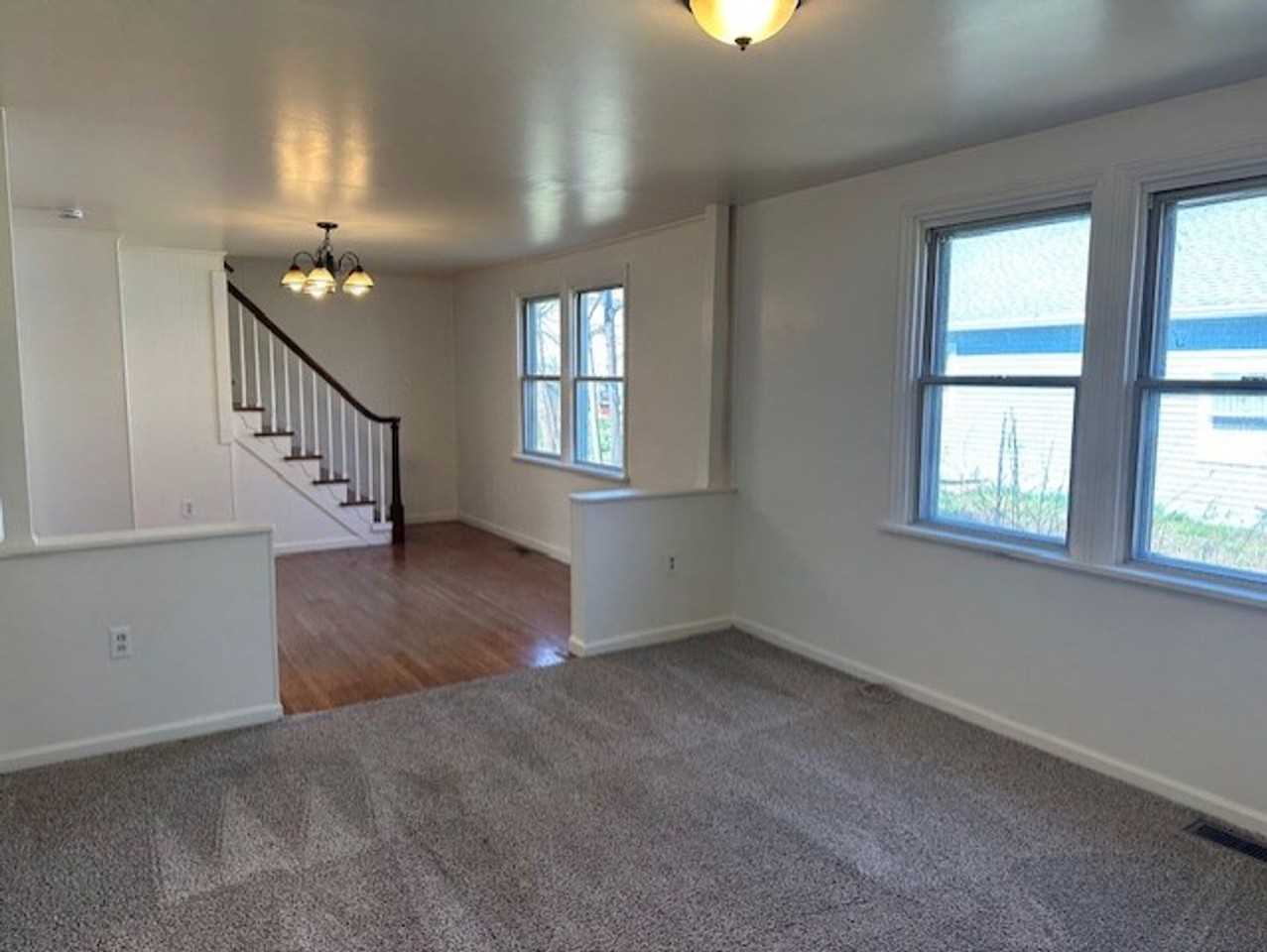 219 Redwood St - Photo 2 of 14