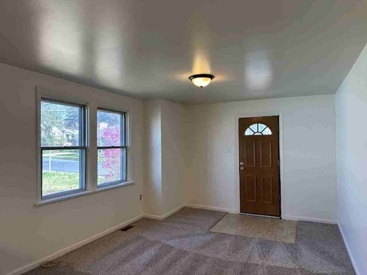 219 Redwood St - Photo 4 of 14