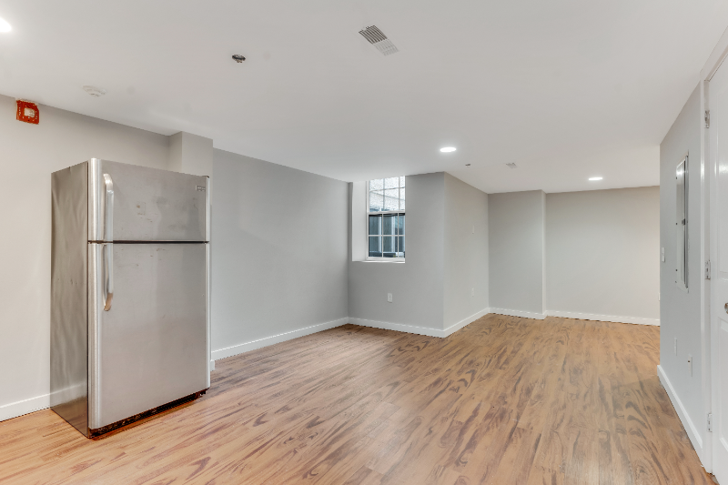 1623 N Willington St - Photo 2 of 16