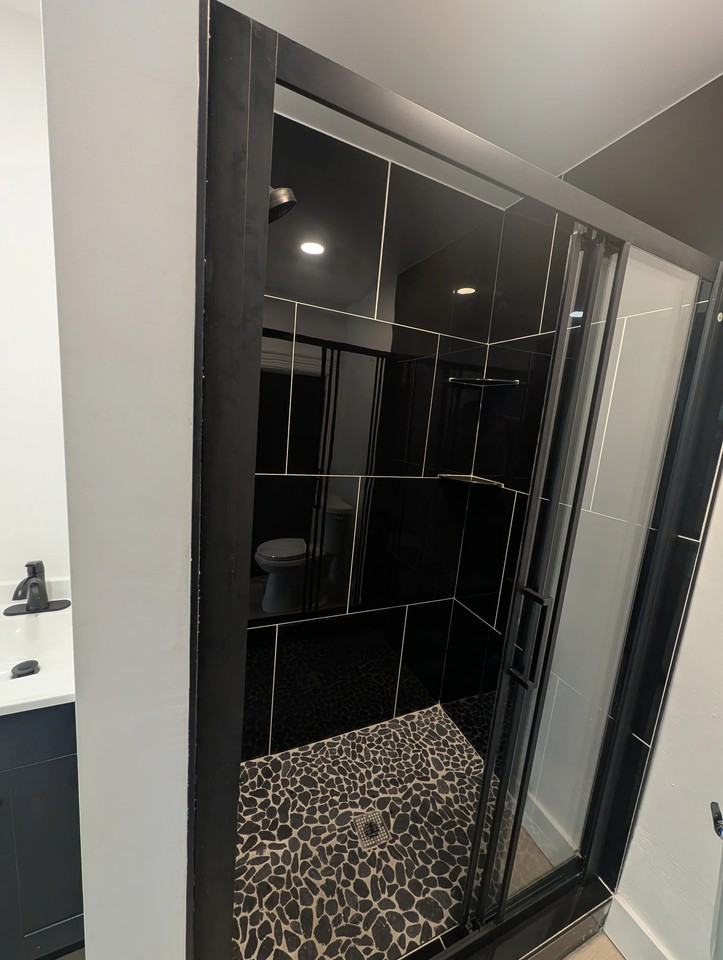 657 S Washington St #A - Photo 3 of 9