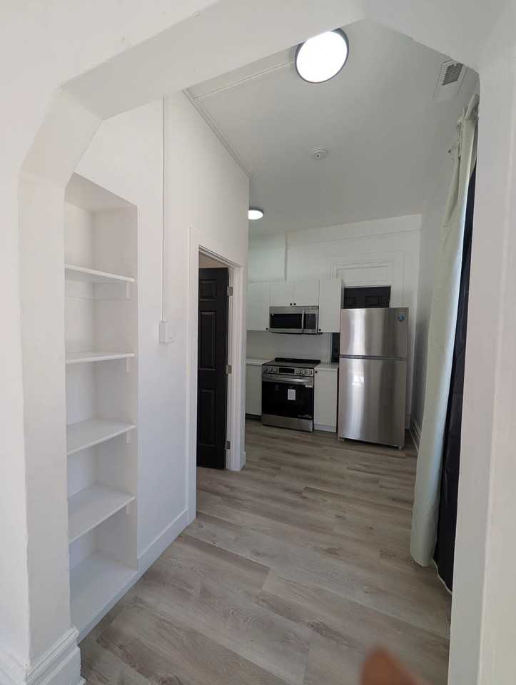 657 S Washington St #A - Photo 4 of 9