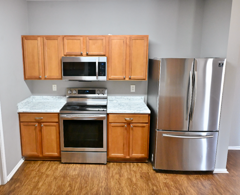 7404 Loyalist St - Photo 3 of 20