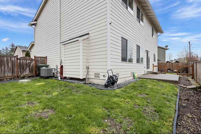 16522 45th Ave E - Photo 3 of 4