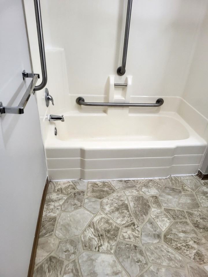 Barrett Apartments - Photo 6 of 7