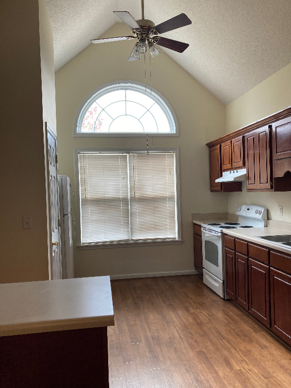 1034 Scotland Rd - Photo 2 of 13