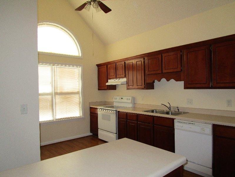 1034 Scotland Rd - Photo 3 of 13