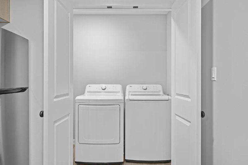 901 S Pleasantview Dr #D - Photo 7 of 10