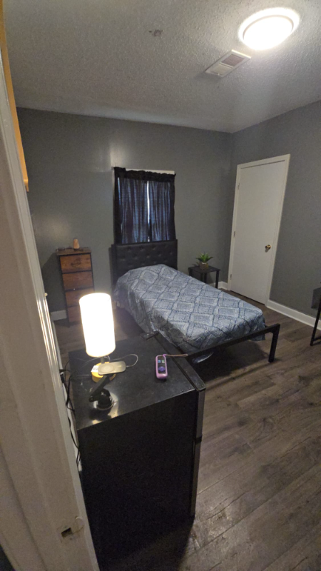 2483 Vandale Ave - Photo 5 of 8