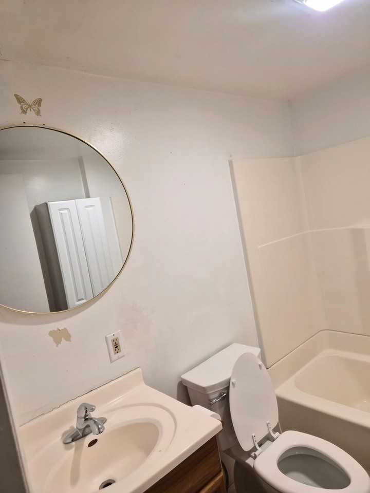 2304 Howden St - Photo 6 of 11