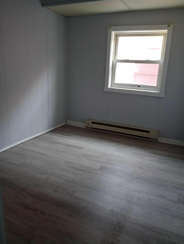 529 N Centre St #REAR - Photo 4 of 6