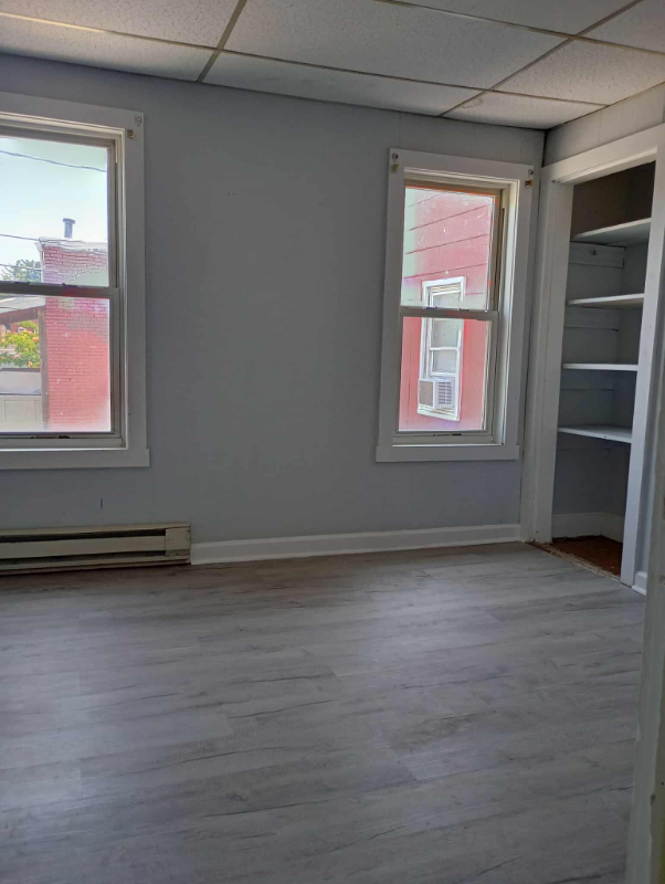 529 N Centre St #REAR - Photo 5 of 6