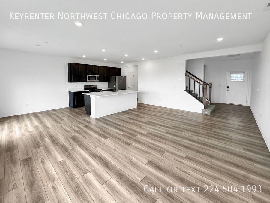 1135 White Oak Cir - Photo 6 of 24