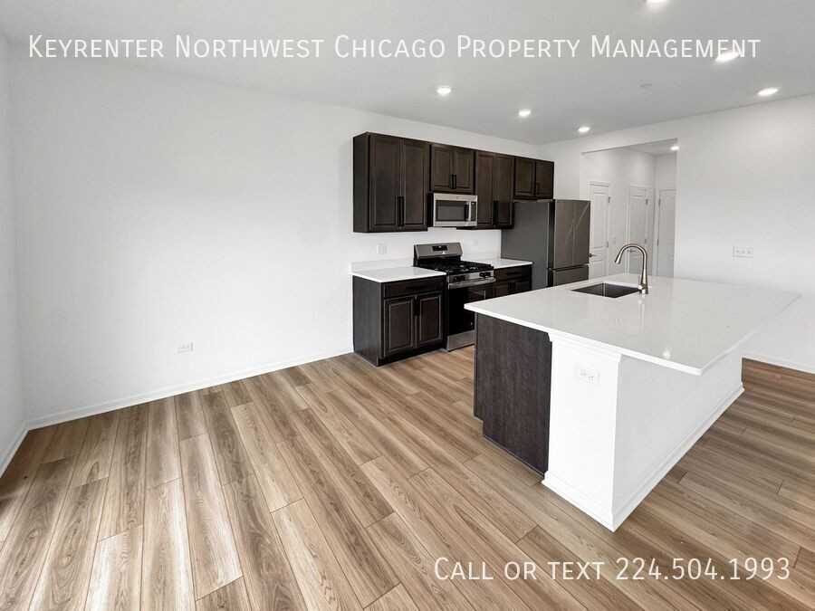 1135 White Oak Cir - Photo 7 of 24