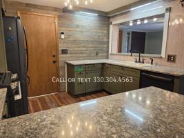 featured image of 1822 Woodlawn Ave Nw