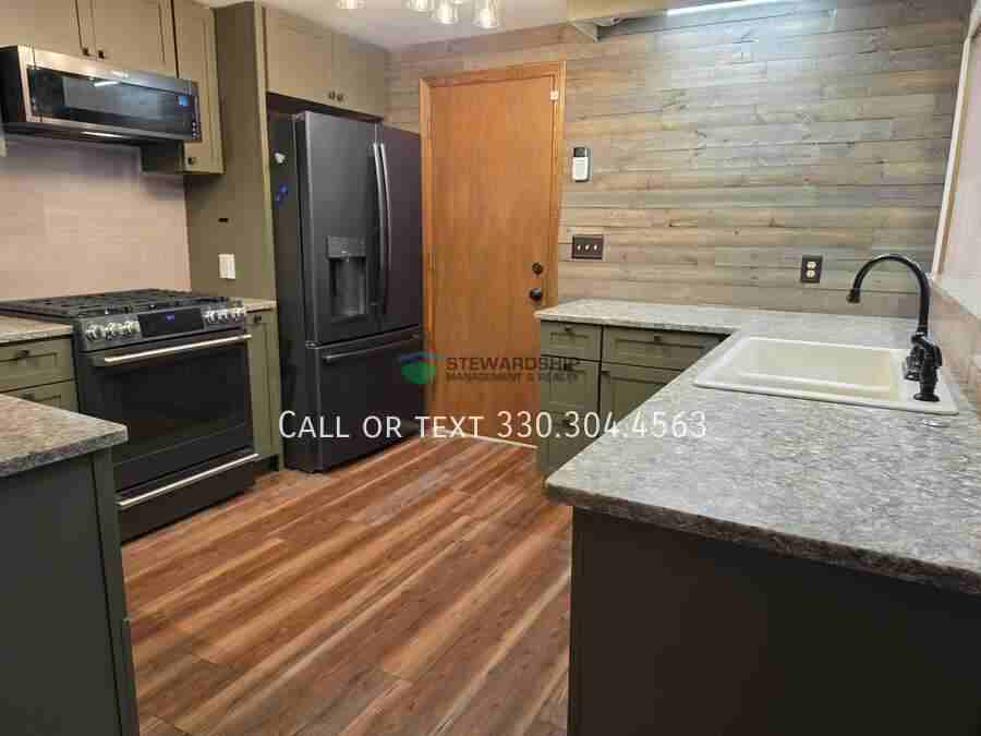 1822 Woodlawn Ave Nw - Photo 2 of 40