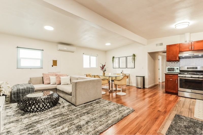 1519 W 37th Pl - Photo 3 of 12