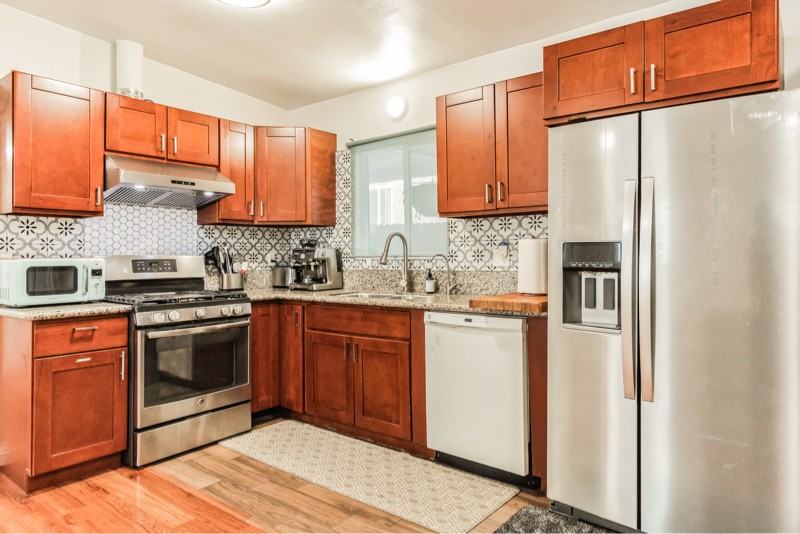 1519 W 37th Pl - Photo 4 of 12