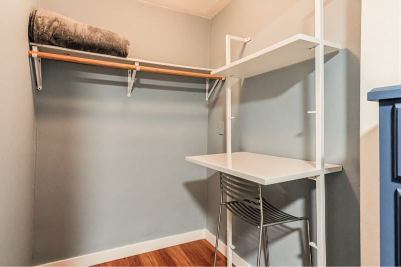 1519 W 37th Pl - Photo 5 of 12