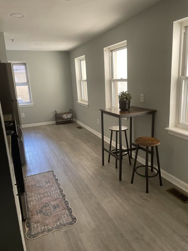 1037 W Baltimore St #C - Photo 4 of 19