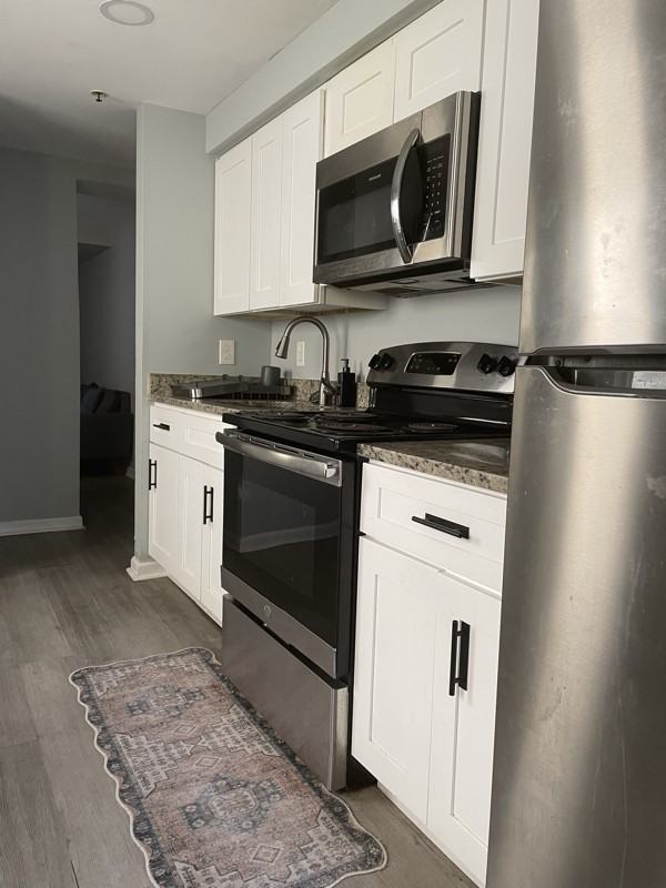 1037 W Baltimore St #C - Photo 6 of 19