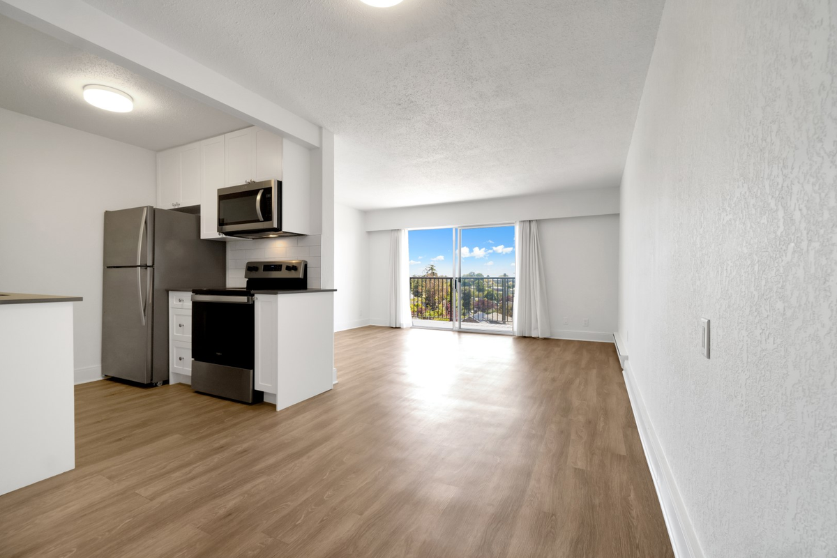 Macaulay Manor Apartments - Photo 3 of 15