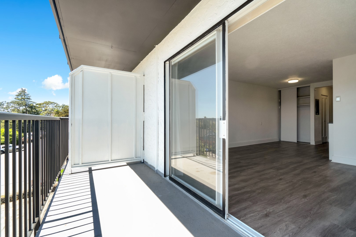 Macaulay Manor Apartments - Photo 5 of 15