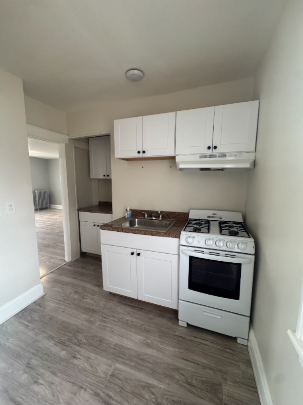 447 Naugatuck Ave #2R - Photo 3 of 7