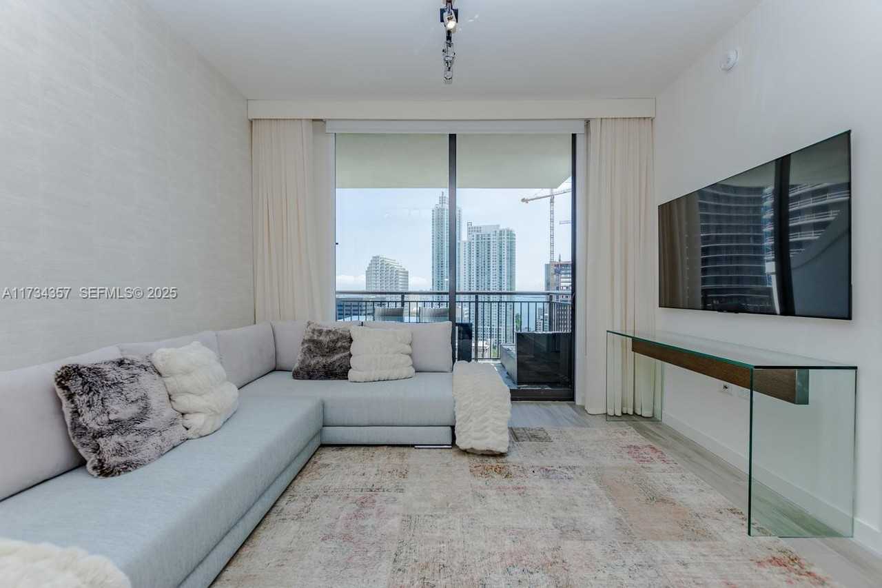 1100 S Miami Ave #3102 - Photo 4 of 23