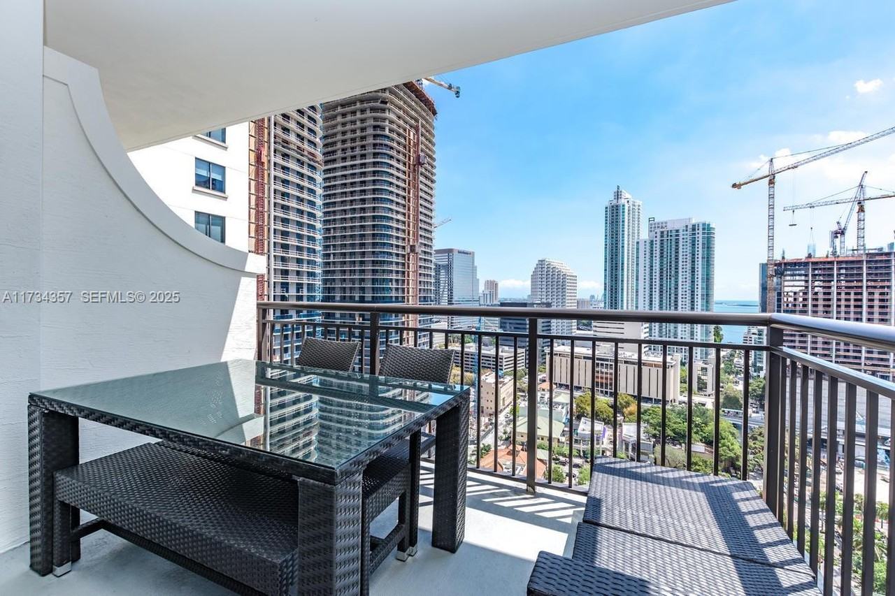 1100 S Miami Ave #3102 - Photo 7 of 23