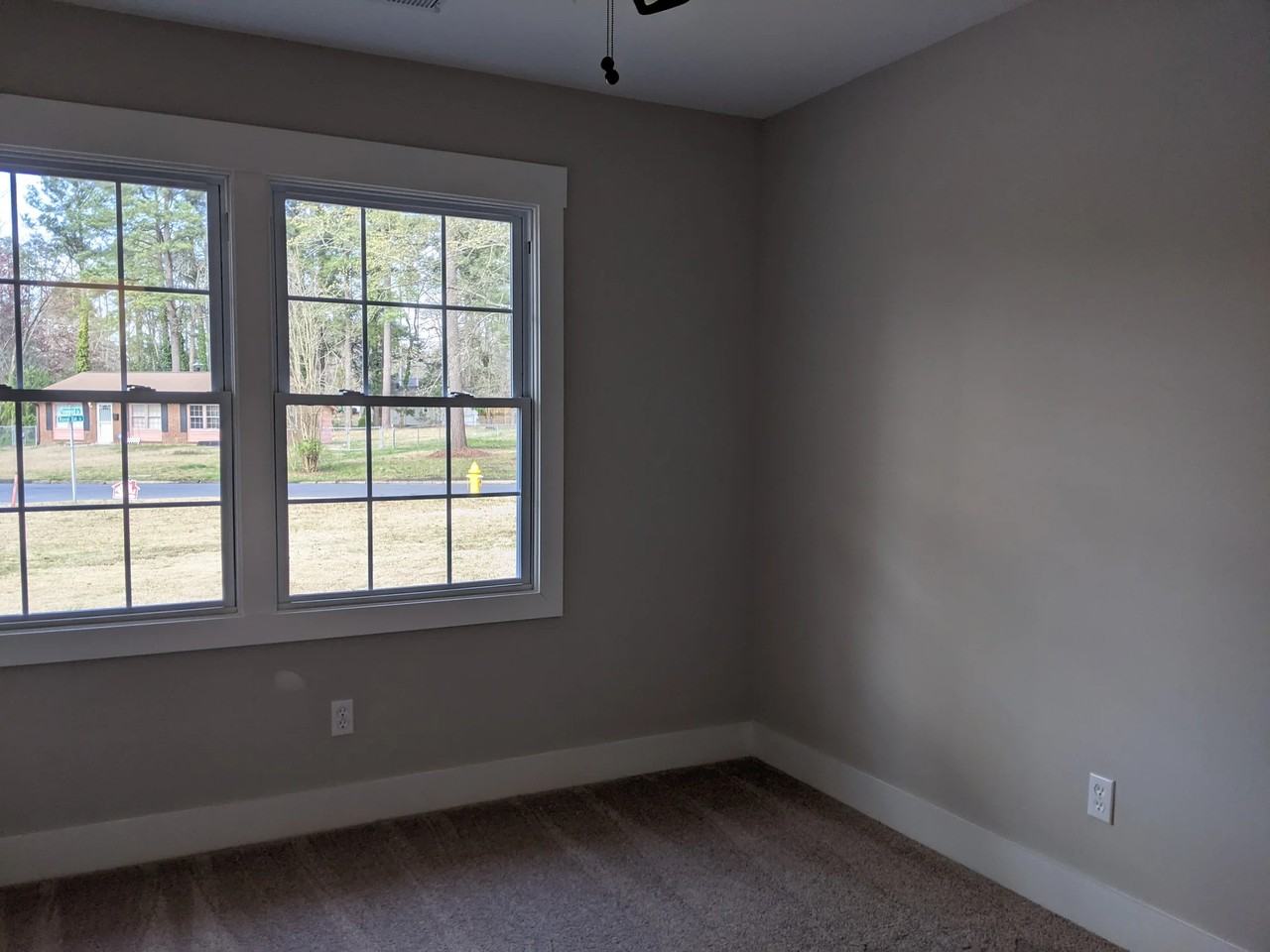 1603 Foxwood Dr - Photo 5 of 19