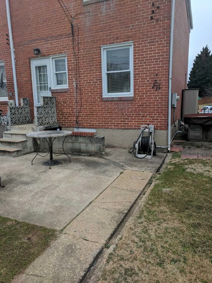 1219 Brewster St #2 - Photo 2 of 12