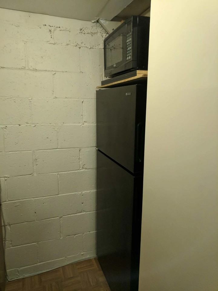 1219 Brewster St #2 - Photo 7 of 12