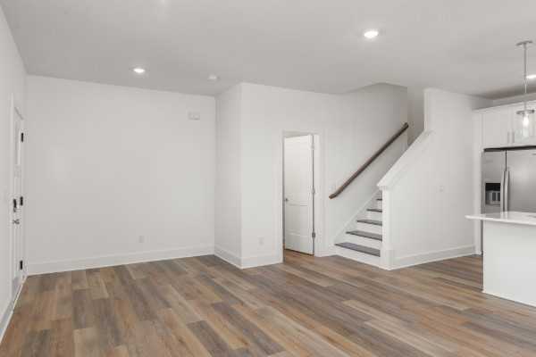 326 Mulberry Ter #B - Photo 4 of 15