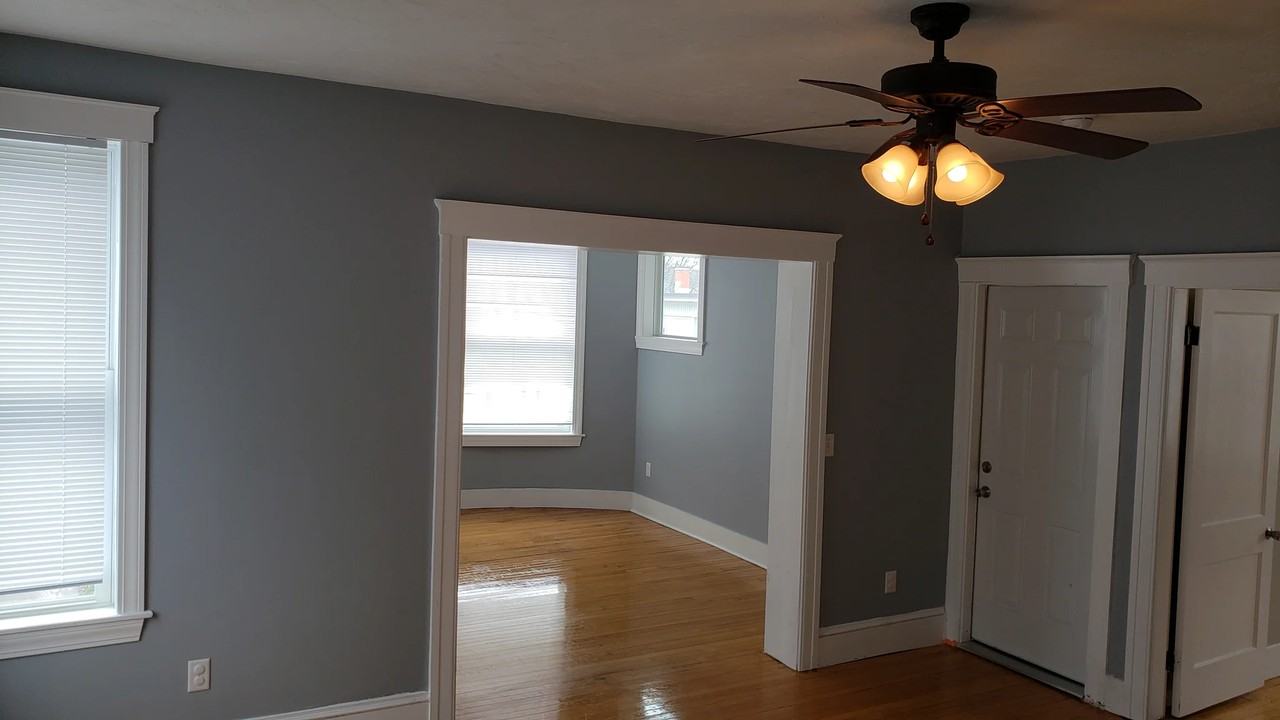 24 Suffield St #3 - Photo 4 of 14